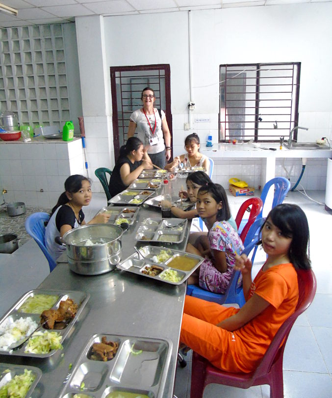 Girls found dining when Hazel and Ian returned. Picture by Ian Russell (charityneeds.com).